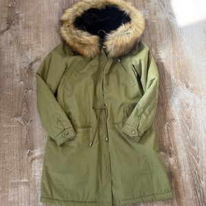 Olive Green Parka trench coat with detachable faux fur hood Womens US Size 6